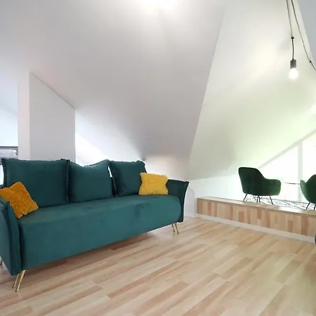 Everysky - Konopnickiej 11 カルパッチ