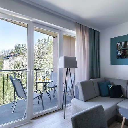 Everysky - Konopnickiej 11 カルパッチ