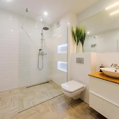 Everysky - Konopnickiej 11 *